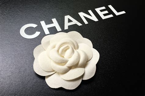 fleurs chanel|Chanel fabric flowers.